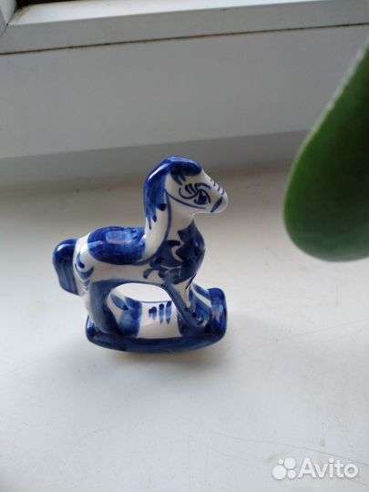 Статуэтка фарфор