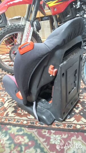 Автомобильное детское кресло