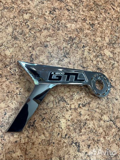 Хромированная накладка (держатель эмблемы) K1600GT