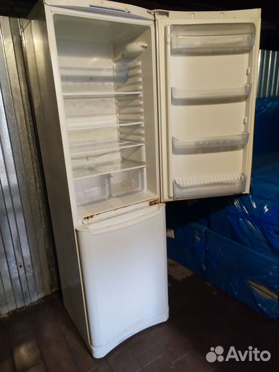 Холодильник бу рабочий