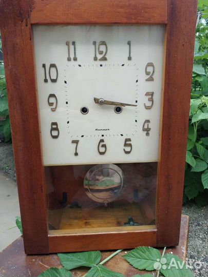 Часы настенные с боем янтарь