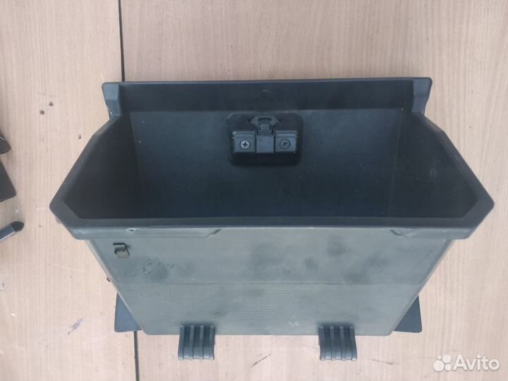 Бордачок Митсубисси Паджеро Ио