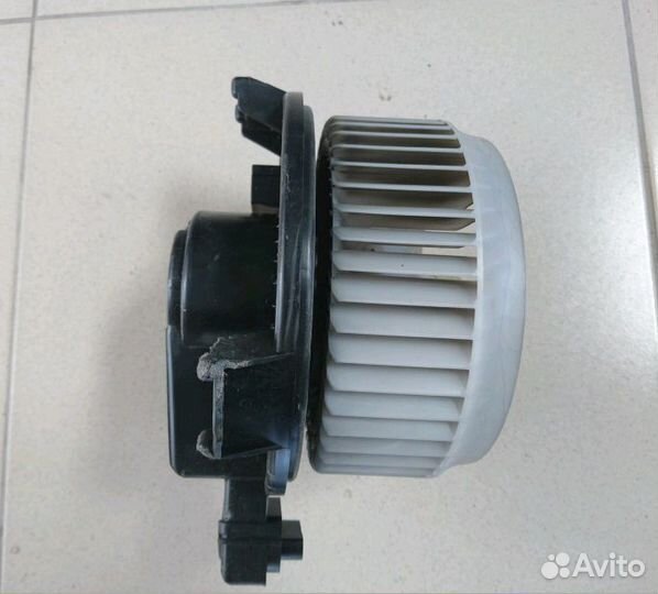 Моторчик печки на Хонда Аккорд 8