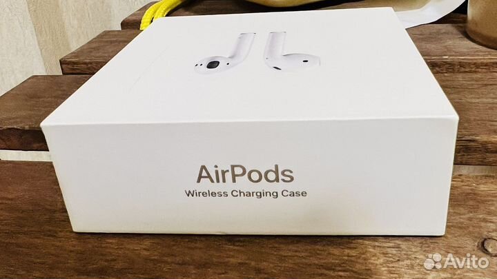 Коробка от оригинальных наушников apple