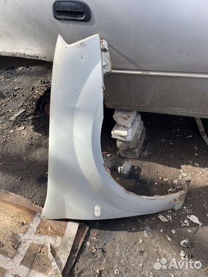 Рено логан крыло правое