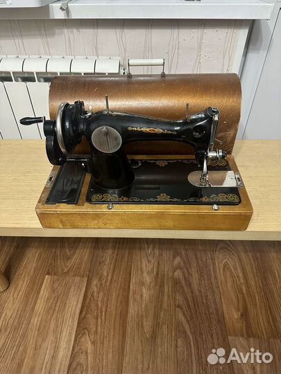 Швейная машина Подольск ручная