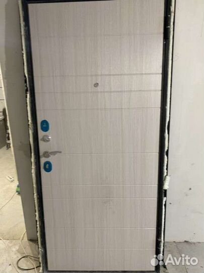 Двери входные железные б/у 860 и 960