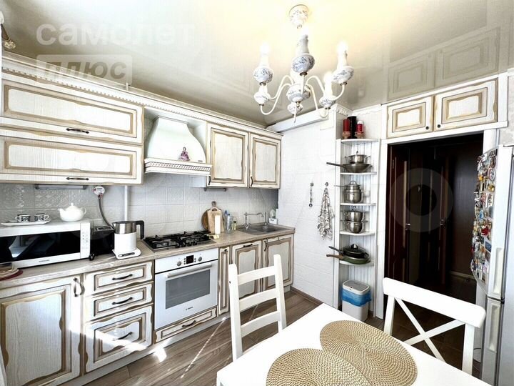 2-к. квартира, 58 м², 8/9 эт.