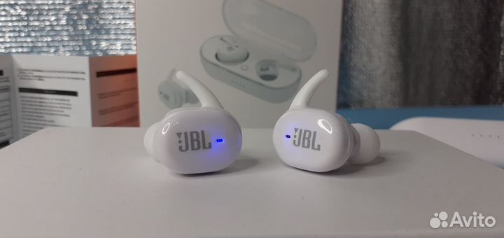 Наушники JBL беспроводные Вакуумные Микрофон Кейс