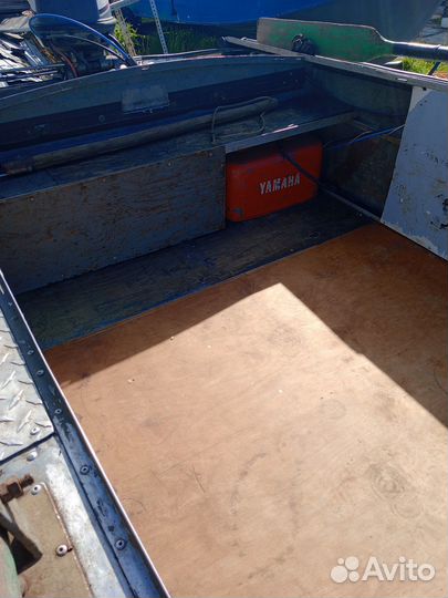 Продам моторную лодку Прогресс 4 с Ямаха 40