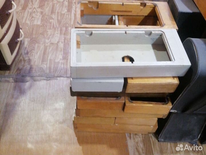 Поддоны для швейной машины