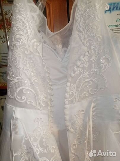 Свадебное платье