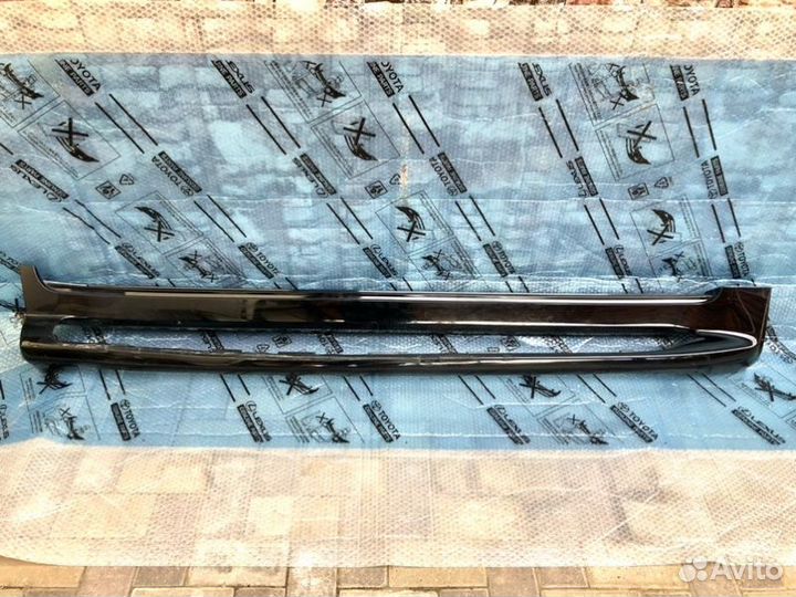 Накладка подножки правая Toyota Lc 200 2012-2020