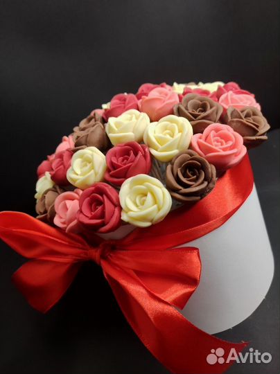 Шоколадные Розы - 37 шт в Шляпной Коробке