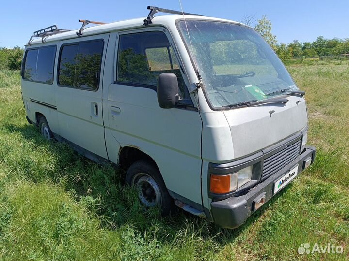Nissan Urvan 2.7 МТ, 1989, 200 000 км