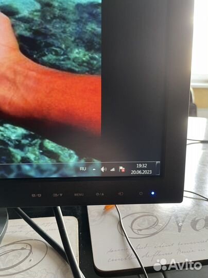 Монитор asus с процессором, клавиатурой и мышкой