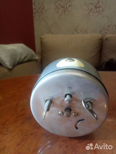 Часы будильник СССР