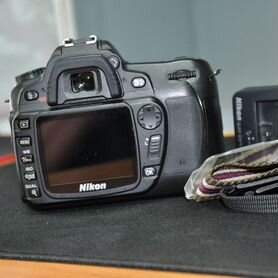 Продам зеркальный фотоопарат Nikon D80