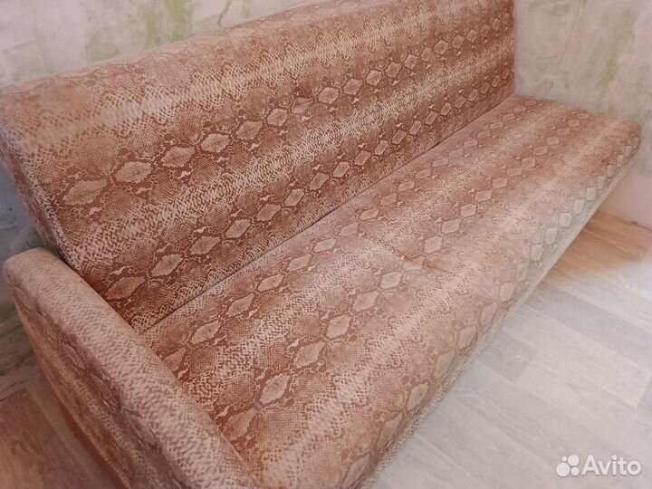 Диван книжка