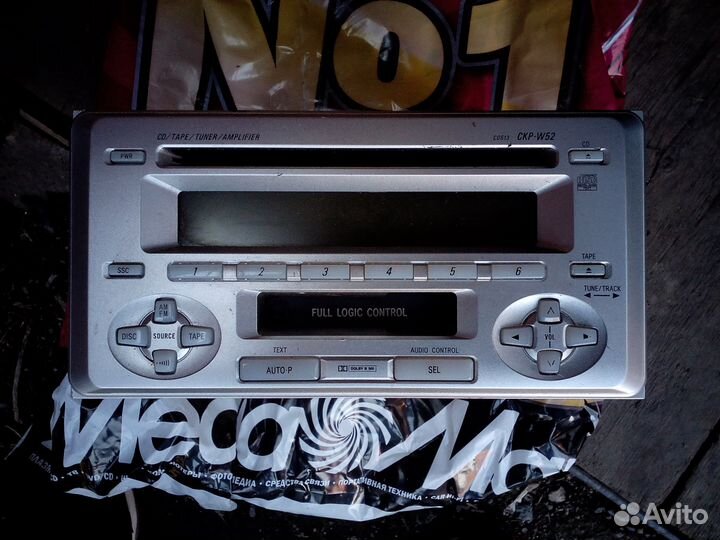 Магнитофон Toyota