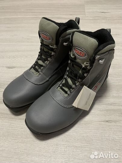 Новые лыжные ботинки 42 размер