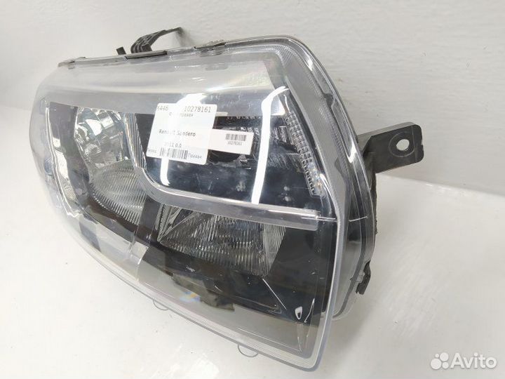 Фара правая Renault Sandero 2011