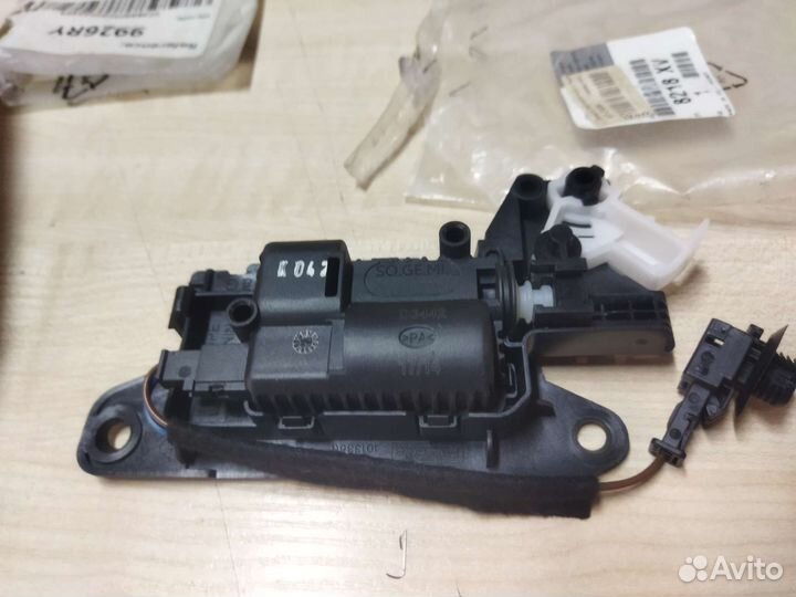 Механизм открытия замка Peugeot 308