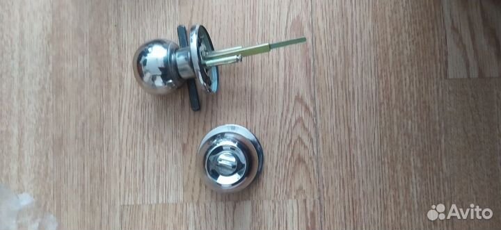 Дверная ручка