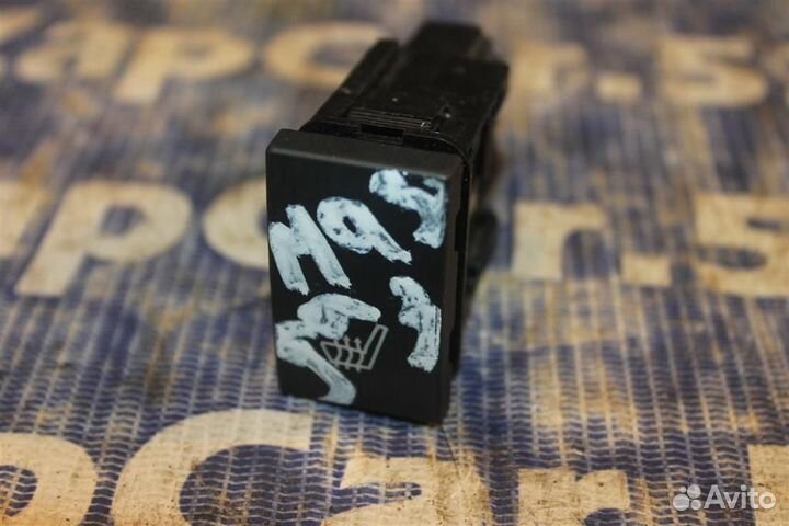 Кнопка обогрева сидений Мазда 3 BK бк