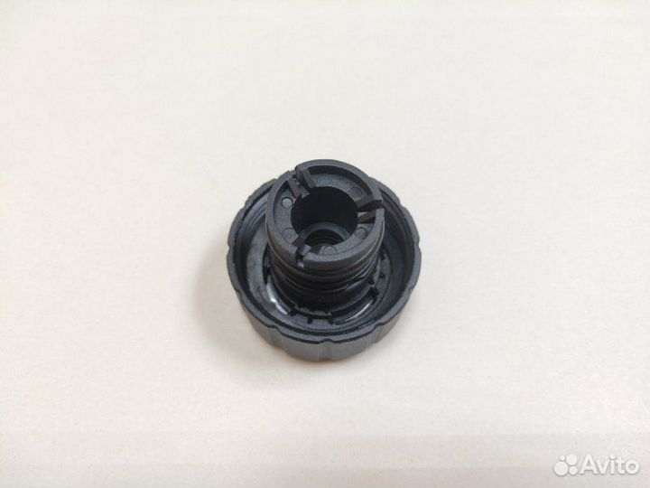 Крышка расширительного бачка Mercedes-Benz