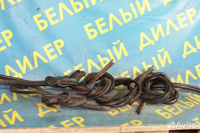 Уплотнитель двери Nissan Almera n16