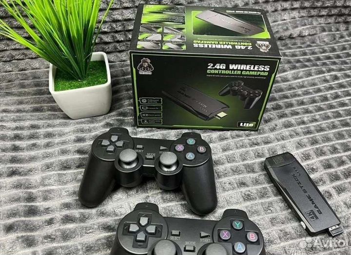 Игровая приставка Mini M8 64 гб 10000 игр