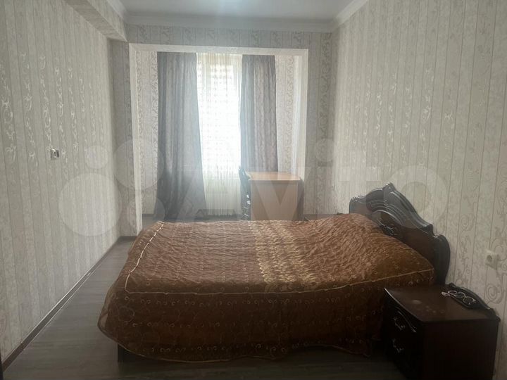 3-к. квартира, 80 м², 2/5 эт.