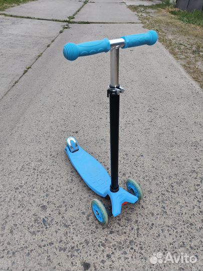 Самокат детский трехколесный