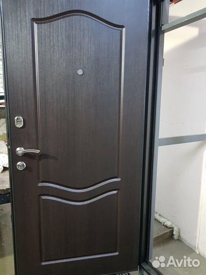 Дверь в квартиру