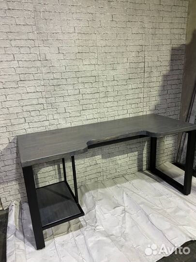 Стол компьютерный в стиле лофт
