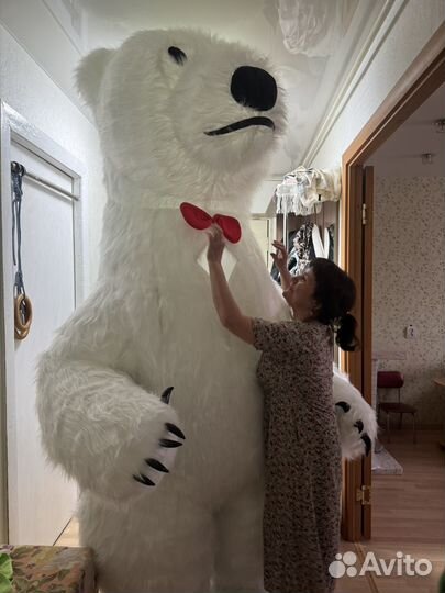 Белый мишка поздравляшка