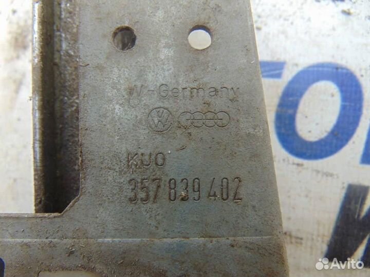 Стеклоподъемник механ. задний правый для Volkswage