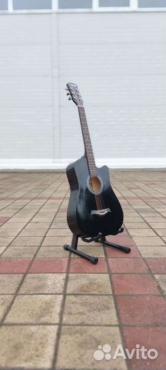 Гитара черная