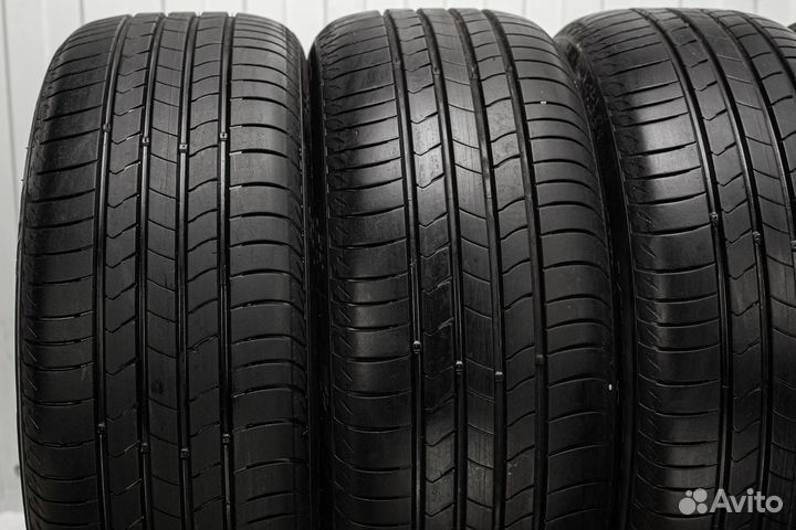 Kumho Ecsta HS51 215/55 R17 94