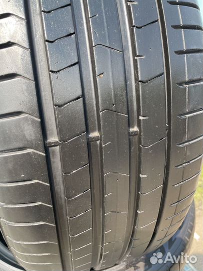 Pirelli P Zero PZ4 245/40 R19 94W