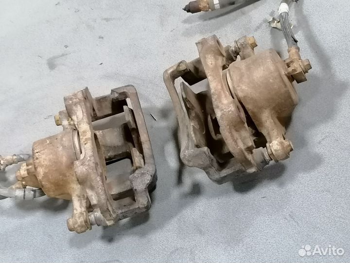 Суппорт передний Nissan Bluebird CD20 2.0 1983-90