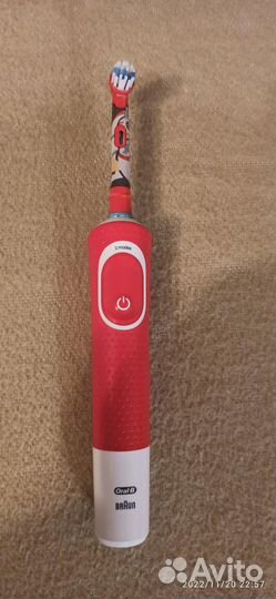 Электрическая зубная щетка Oral-B. Детское оформл