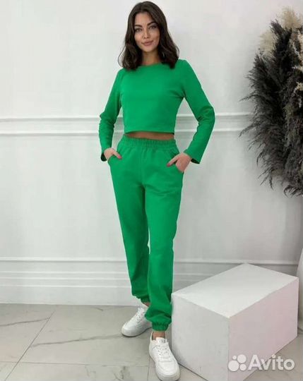 Спортивный костюм новый 46 48