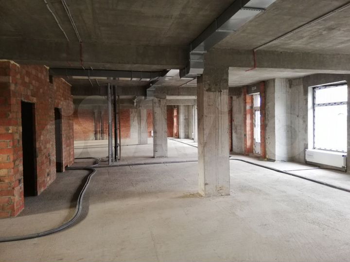 Объект в густонаселенном районе, с окнами 480 кв.м