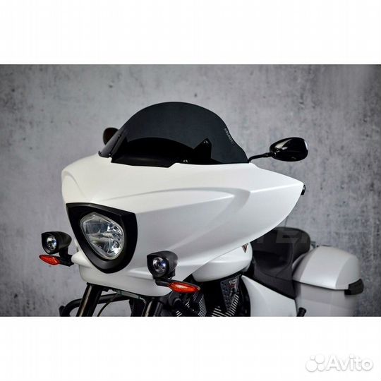 Ветровое стекло под штат. креп. victory 1800 Magnu