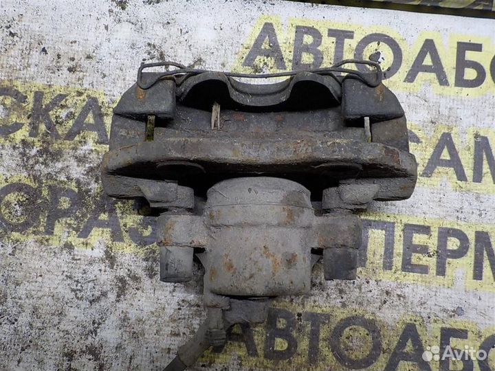 Суппорт передний правый Ford Focus II 2005-2011