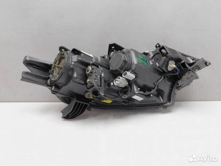 Фара левая Mitsubishi Outlander