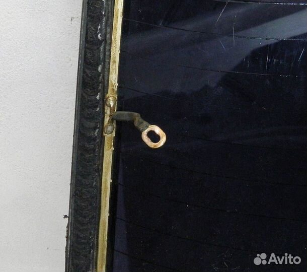 Стекло заднее Audi 80 B3