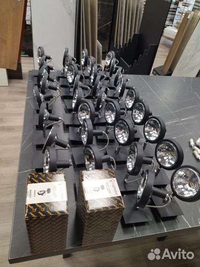 Светильник накладной поворотный Varieta 9